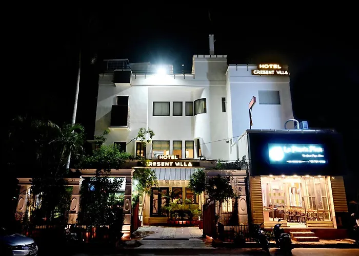 Hotel Cresent - Near Assi Ghat